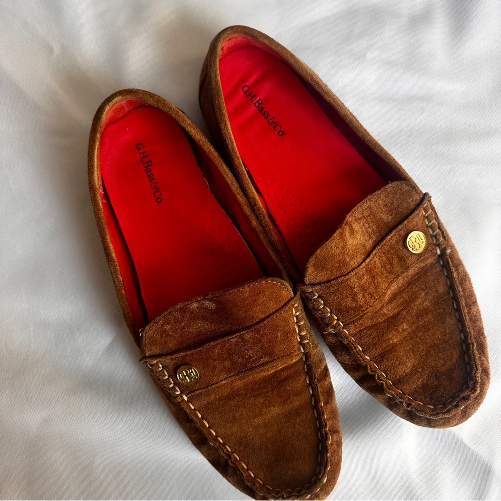 GH Bass & Co Brown Suede Loafers | Classic Penny Loafers | Size 8W